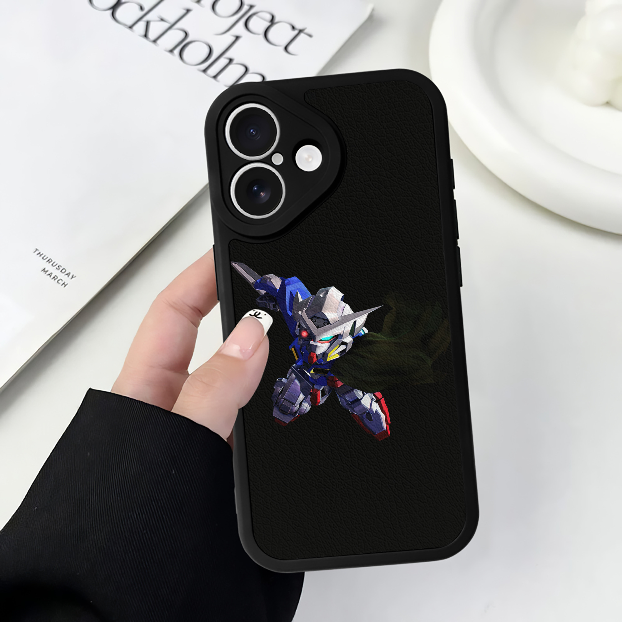 （画像用） 機動戦士ガンダム Mobile Suit Gundam 【iPhone 16シリーズ対応】シリコンスマホケース（レザー調） 材質：シリコン